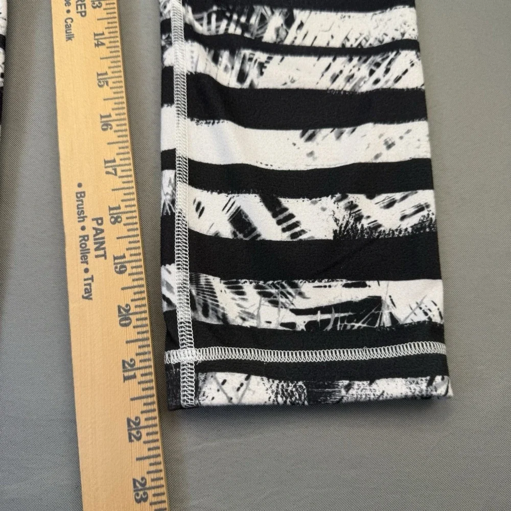 Lululemon Women Wonder Under Leggings Black White Mid Rise Stretch Crop Sz 6